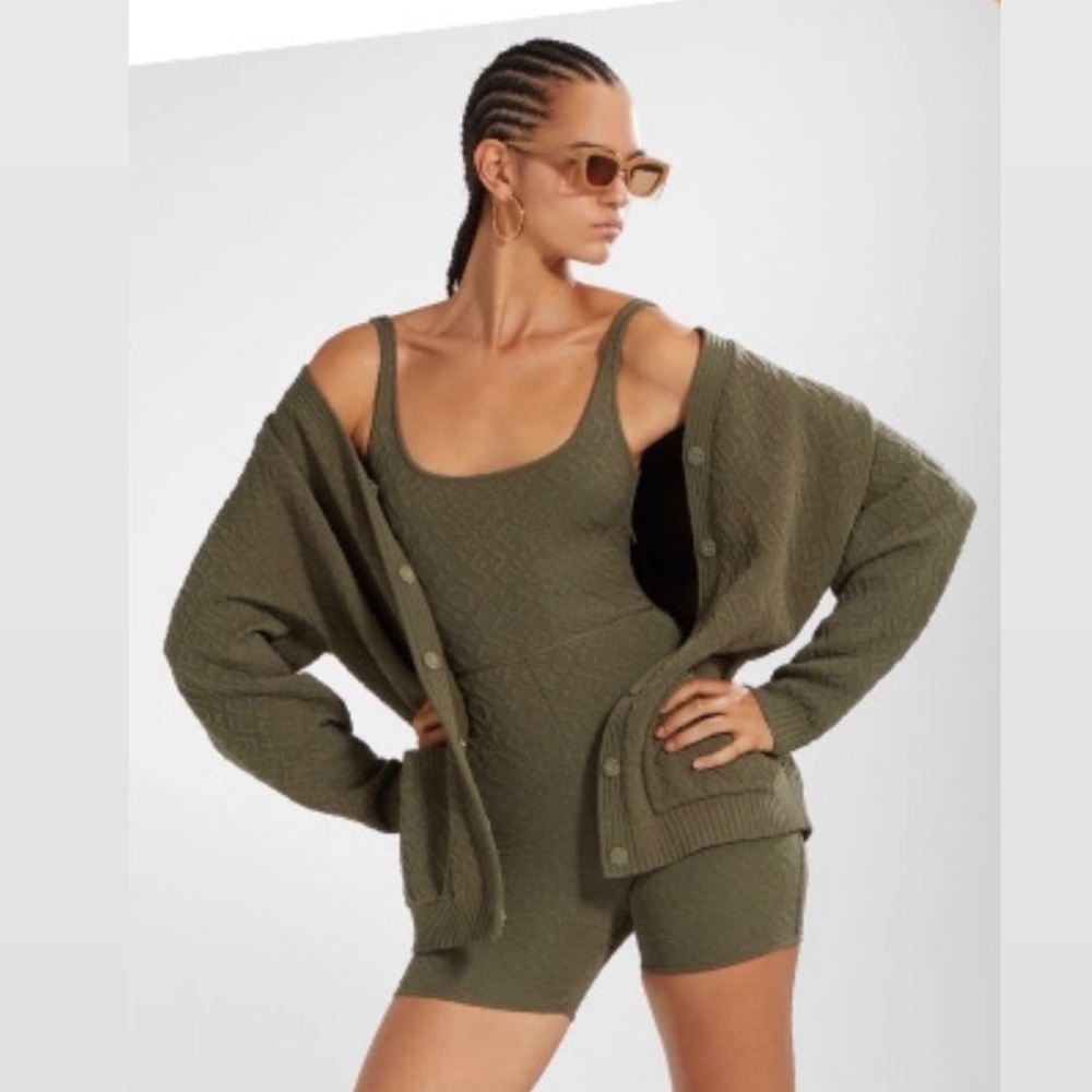 FENDI x SKIMS
EMBOSSED CARDIGAN 
ILLINOIS / size 42
With FENDI x SKIMS box & bag